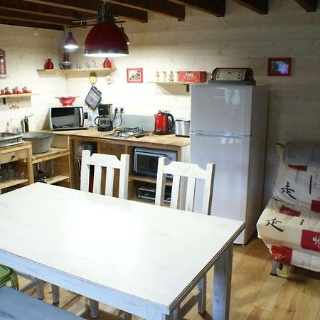 Le Gite De Chomet La Tour-dʼAuvergne Exterior foto