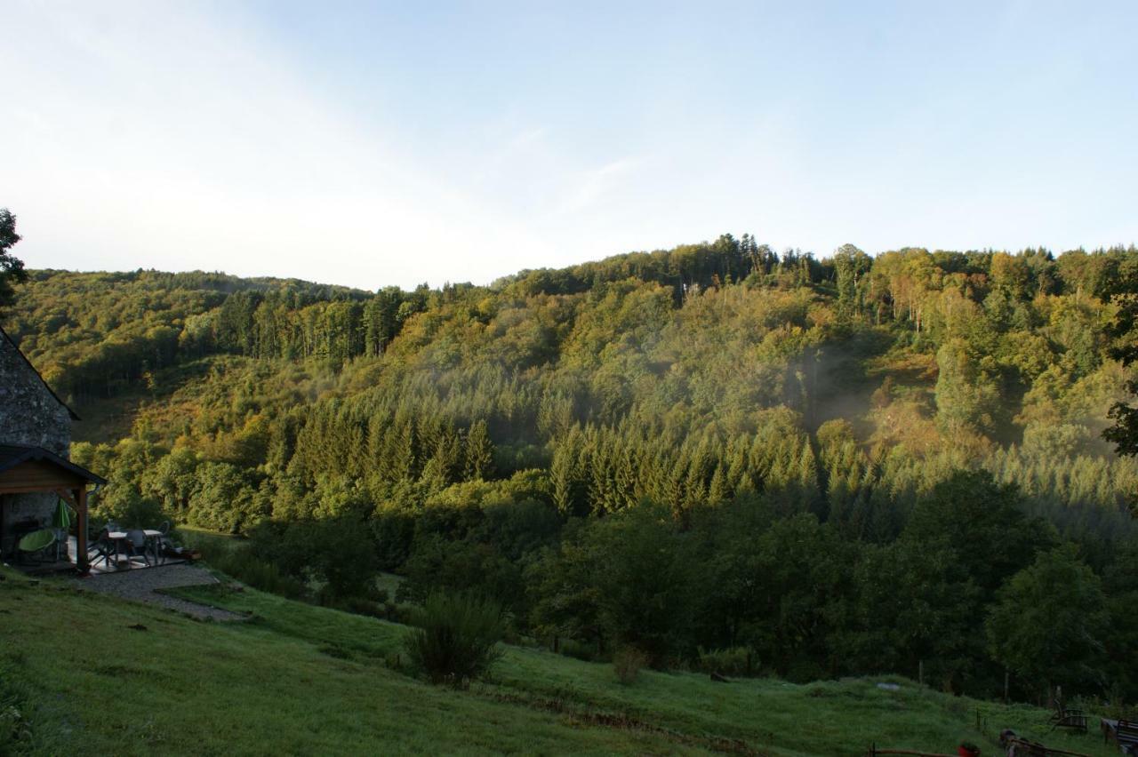 Le Gite De Chomet La Tour-dʼAuvergne Exterior foto