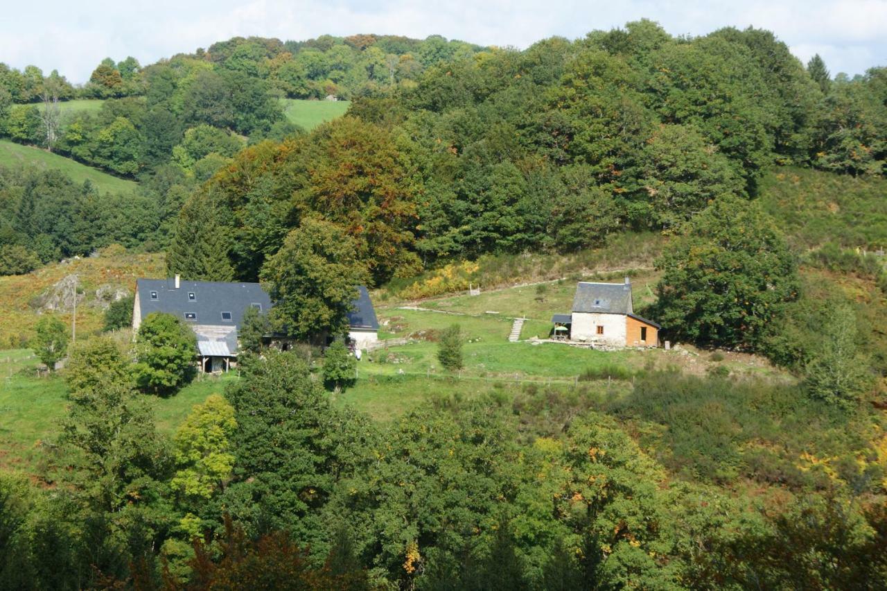 Le Gite De Chomet La Tour-dʼAuvergne Exterior foto