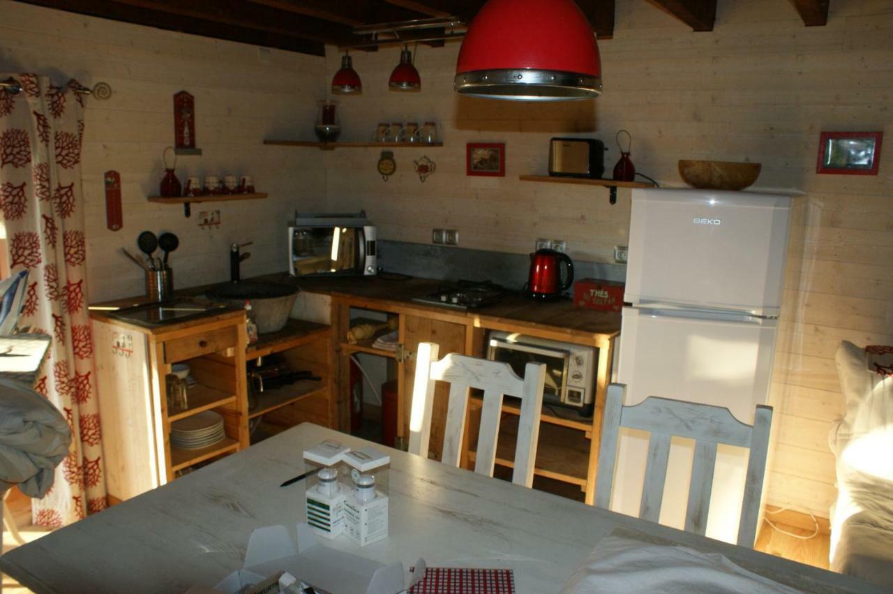 Le Gite De Chomet La Tour-dʼAuvergne Exterior foto